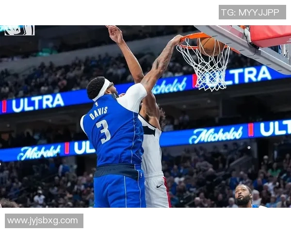 亚历山大21投23分2罚球！浓眉砍26+11极力，基德五大坑苦独行侠